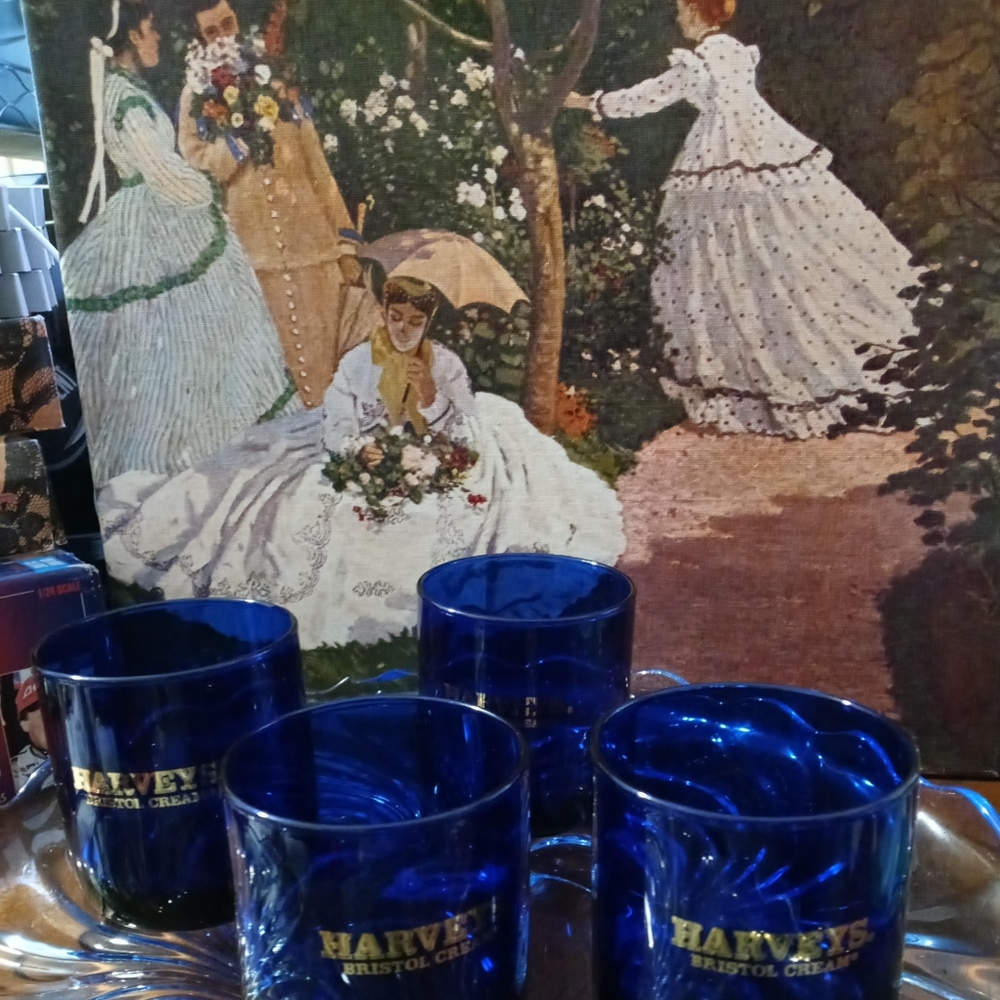 🍹Harvey’s Bristol Cream Cobalt Blue Bar Glasses🍷Vintage🆕A FABLOUS Gift.🍱 - Picture 6 of 7
